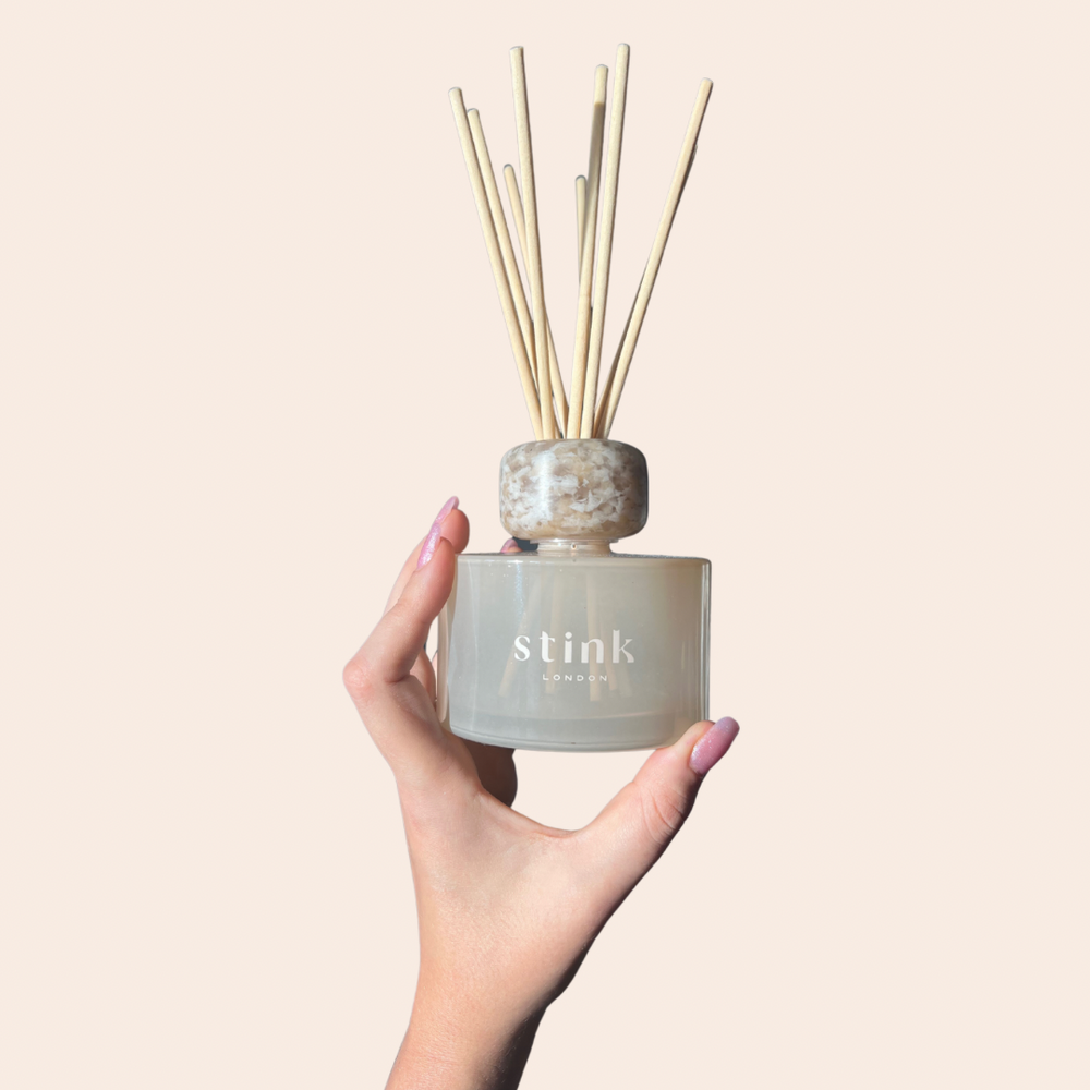 Reed diffuser for home interior decor and design. Refillable and sustainable on subscription
